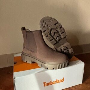 [NEW] Timberland Women's field Chelsea Leather Waterproof Boot - US 7.5